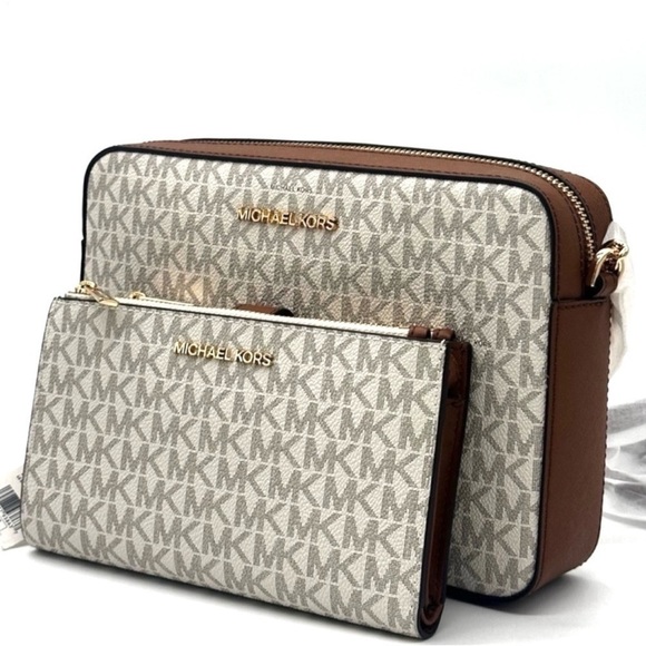 Michael Kors Large EW Crossbody Bag & Large
Double Zip Wallet Vanilla - Picture 1 of 13